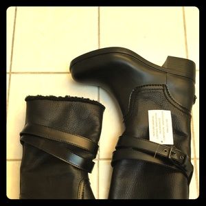 Coach black snow boots Size 8